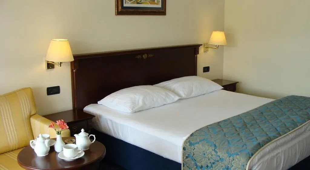 Hotel Meridijan Adults Only باغ